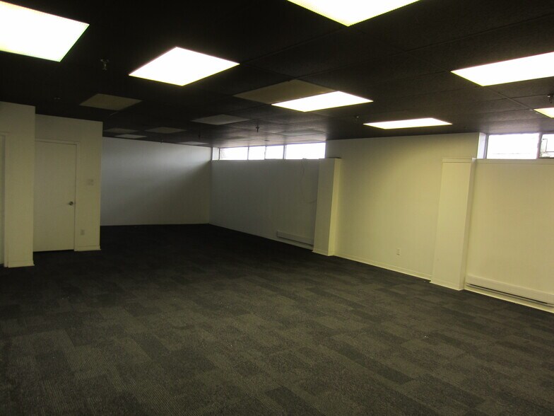 More Photos Of 76 Signet Dr, Toronto Industrial For Sale