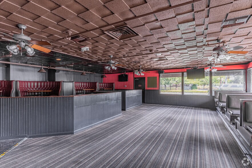 More Photos Of 515 12th St SE, Salem Freestanding For Sale