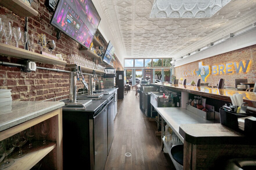 More Photos Of 1136 Main St, Commerce Light Distribution For Sale