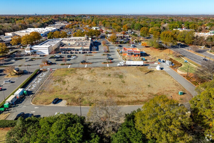 More Photos Of 8008 Providence Rd, Charlotte Land For Lease
