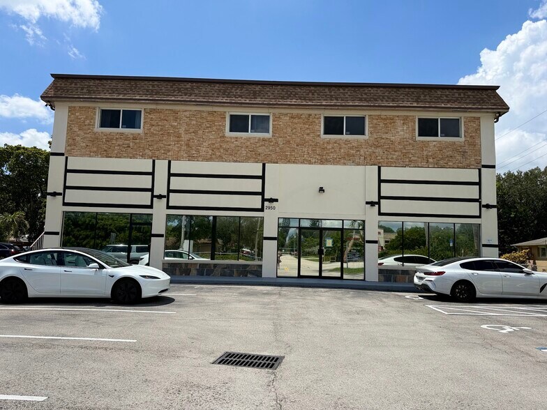 More Photos Of 2950 W Griffin Rd, Fort Lauderdale Freestanding For Lease