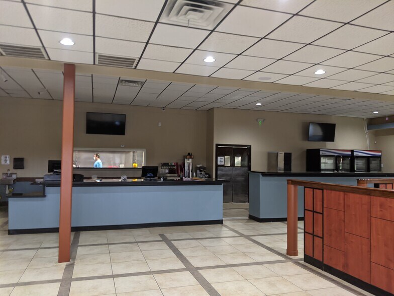 More Photos Of 5151 Avenue H, Rosenberg Restaurant For Sale