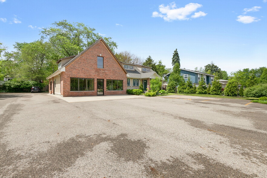 More Photos Of 618 Barron Blvd, Grayslake Medical For Sale