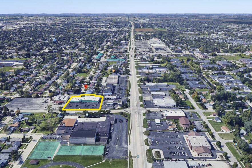 More Photos Of 2701 N Oneida St, Appleton Freestanding For Lease
