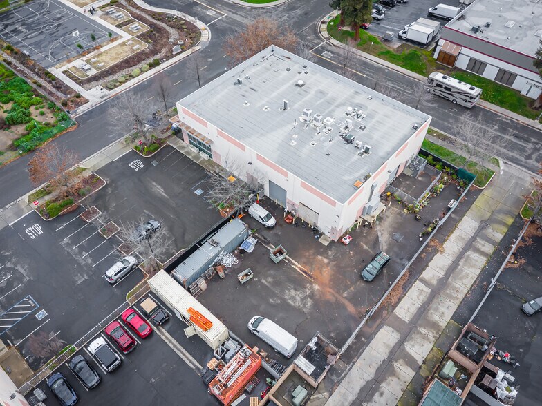 More Photos Of 1030 N D St, Sacramento Light Manufacturing For Sale