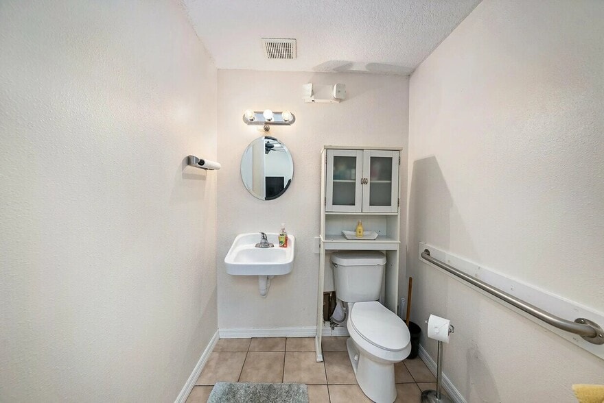 More Photos Of 9743 US Highway 19, Port Richey Medical For Sale