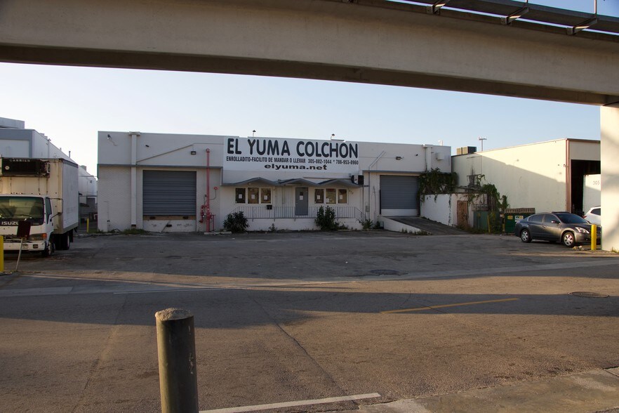 More Photos Of 670 W 20th St, Hialeah Warehouse For Lease