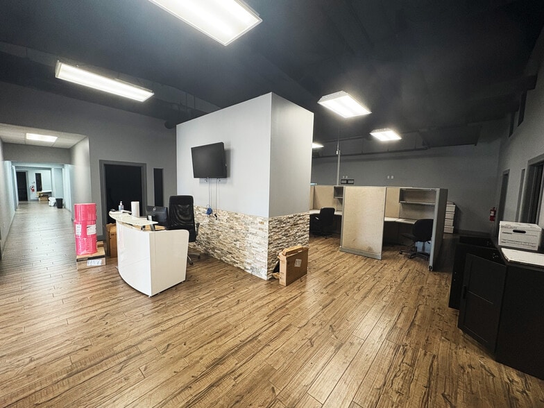 More Photos Of 1221 Indiana St, Humble Unknown For Lease