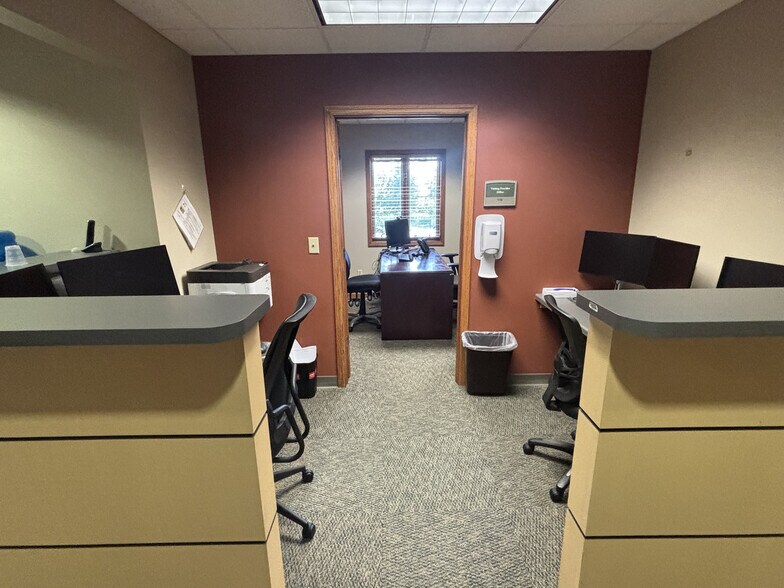 More Photos Of 830 E Green Bay Ave, Saukville Medical For Lease