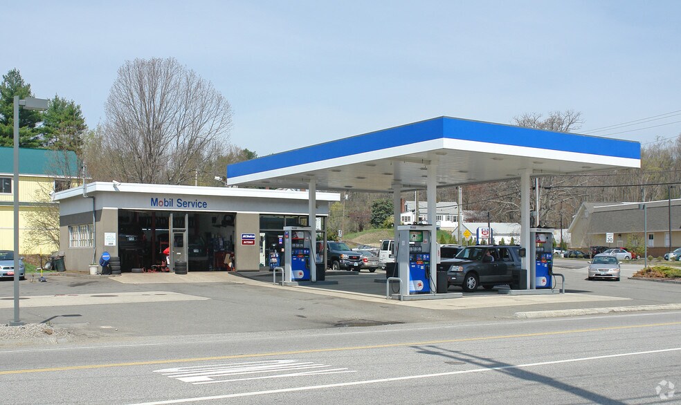 More Photos Of 70 Lafayette Rd, North Hampton Service Station For Lease