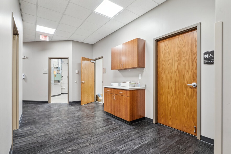 More Photos Of 1414 Main St, Keokuk Office For Lease