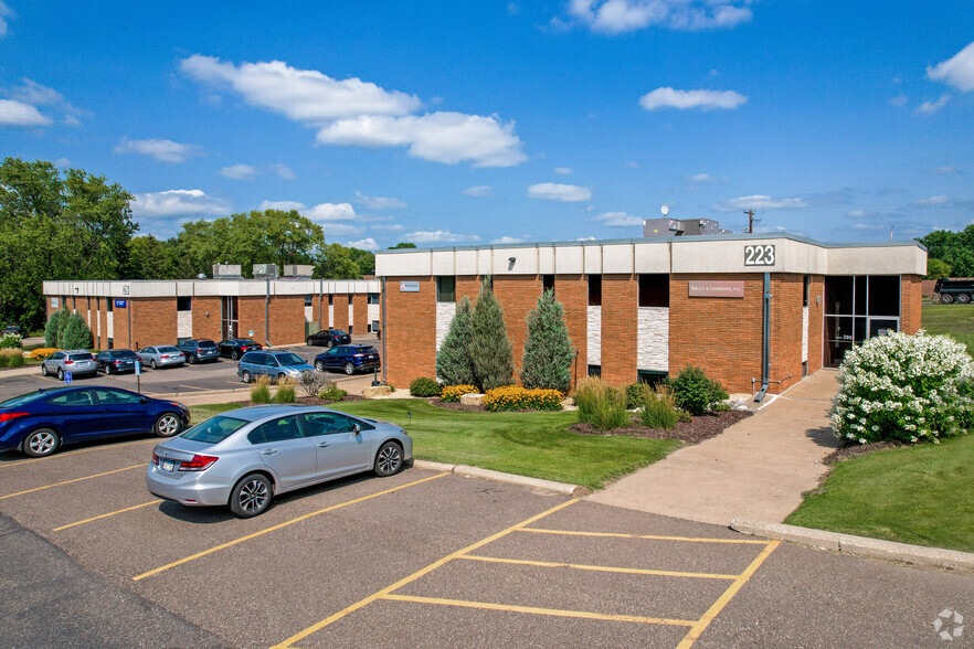 Primary Photo Of 219-223 Little Canada Rd E, Saint Paul Office For Lease