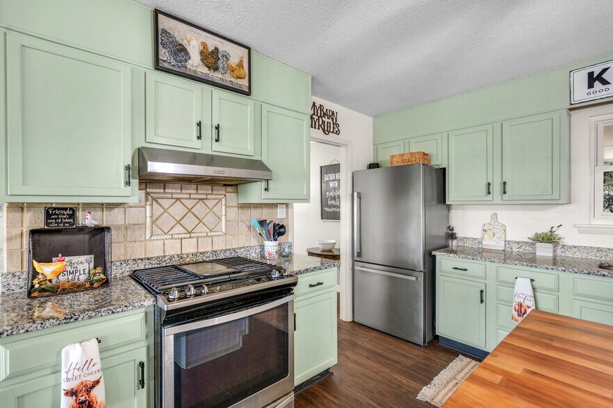 More Photos Of 695 Blue Jay Rd, Rincon General Retail For Sale