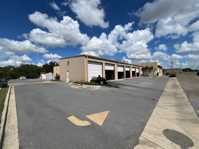 More Photos Of 310 E Pecan Blvd, McAllen Storefront For Lease