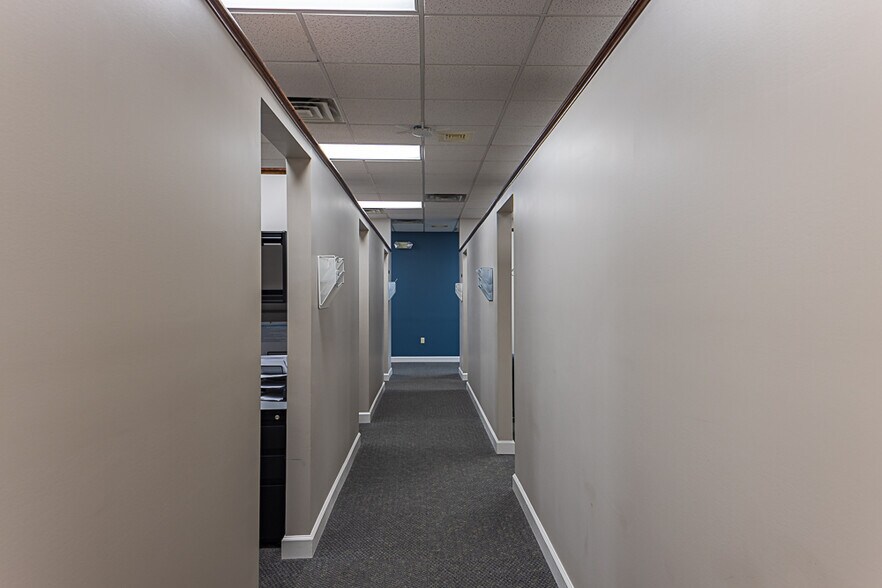 More Photos Of 801-C Sunset Dr, Johnson City Office Residential For Lease