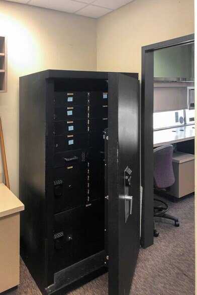 More Photos Of 291 E Hwy CC, Nixa Bank For Lease