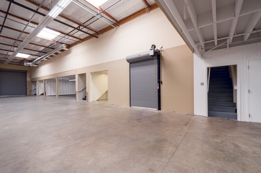 More Photos Of 901 Shasta St, Redwood City Warehouse For Lease