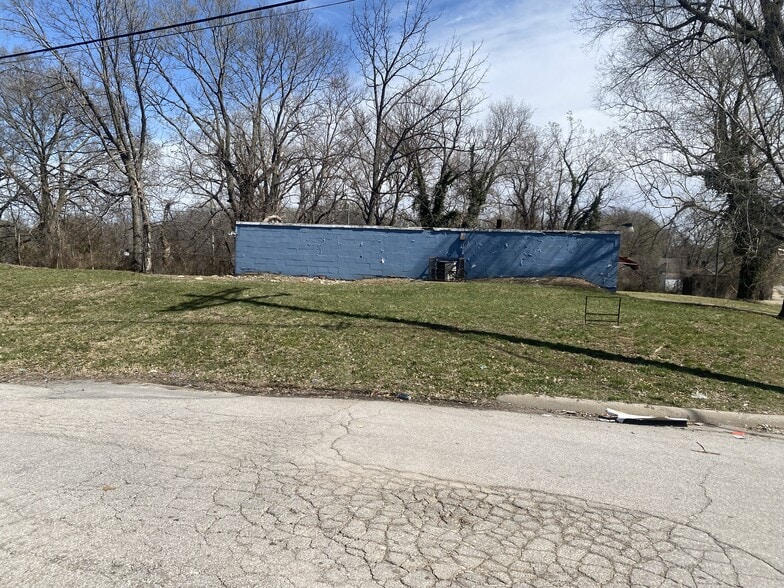 More Photos Of 1158 Quindaro Blvd, Kansas City Office For Sale