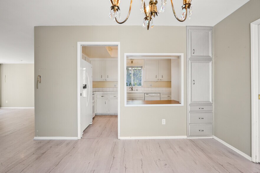 More Photos Of 463 Mariposa Ave, Sierra Madre Apartments For Sale