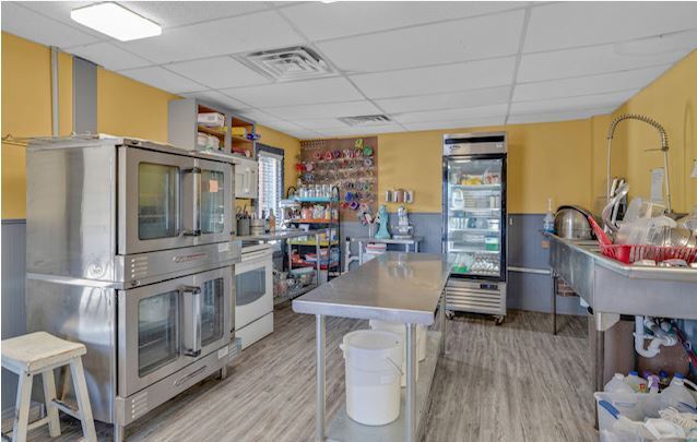 More Photos Of 925 S Neosho Blvd, Neosho General Retail For Sale