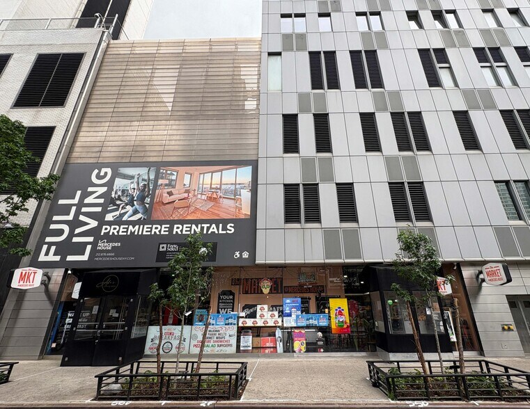 More Photos Of 555 W 53rd St, New York Apartments For Lease