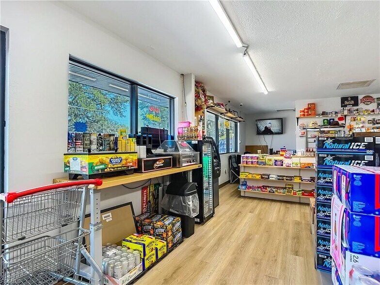 More Photos Of 4443 Loblolly Bay Rd, LaBelle General Retail For Sale