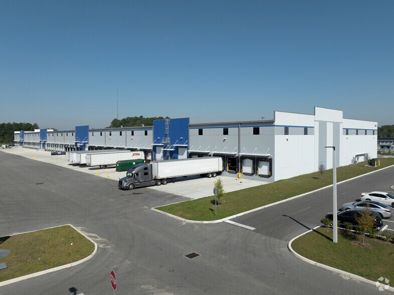 More Photos Of 2280 Lane Ave N, Jacksonville Unknown For Lease