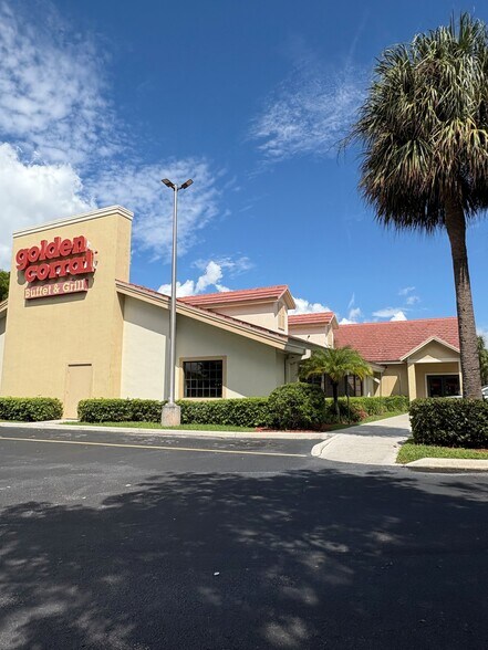 More Photos Of 389 Winchester Park Blvd, Boynton Beach Restaurant For Sale