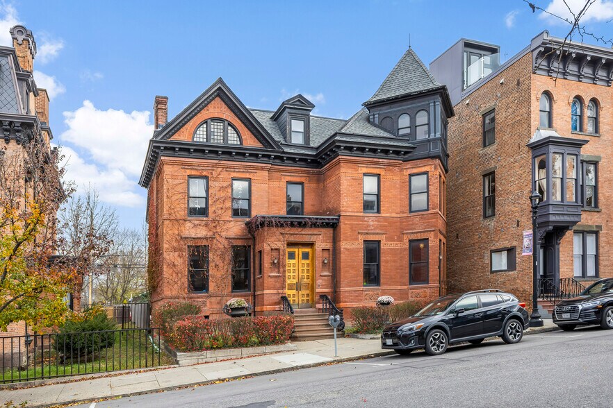 More Photos Of 420 Warren St, Hudson Office For Sale