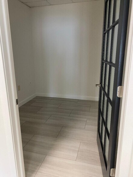 More Photos Of 19440 Golf Vista Plz, Lansdowne Medical For Lease