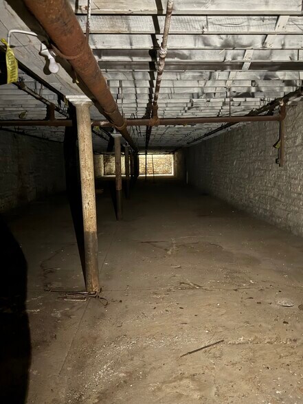 More Photos Of 1909 Locust St, Saint Louis Restaurant For Sale