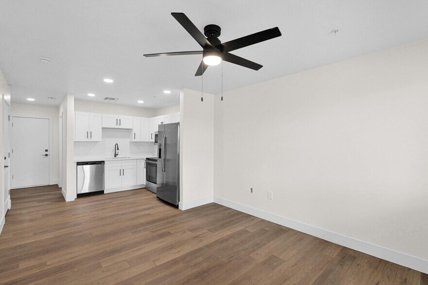 More Photos Of 410 W Hadley St, Phoenix Apartments For Sale