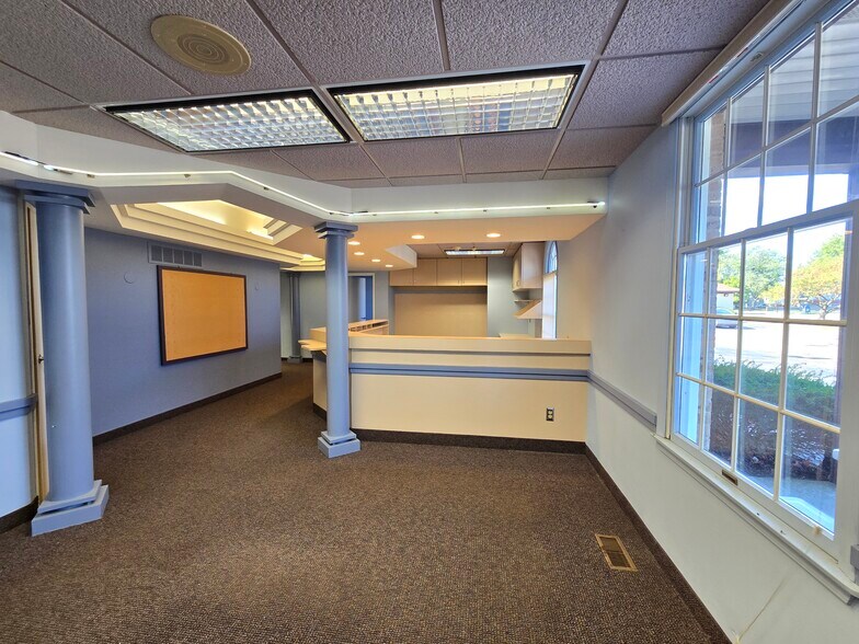 More Photos Of 30201 Dequindre Rd, Madison Heights Medical For Lease