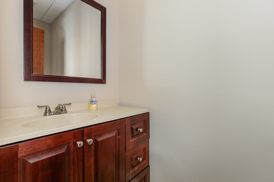 More Photos Of 100 Industrial Dr, Fredericksburg Showroom For Sale