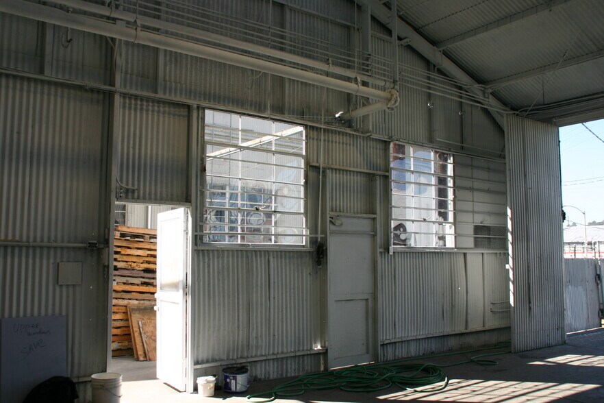 More Photos Of 2910 Humboldt St, Los Angeles Warehouse For Lease
