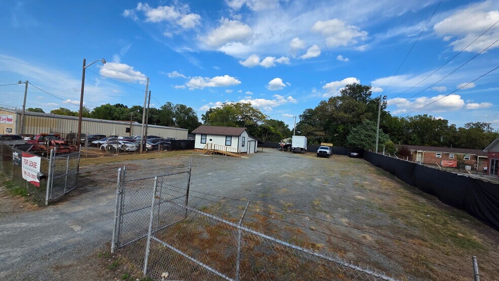 More Photos Of 1518 Concord Ave, Monroe Auto Dealership For Lease