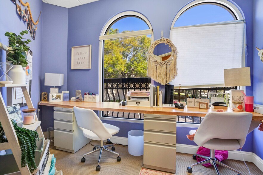 More Photos Of 260 Lookout Pl, Maitland Medical For Sale