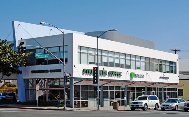 Primary Photo Of 370 S Doheny Dr, Beverly Hills Unknown For Lease