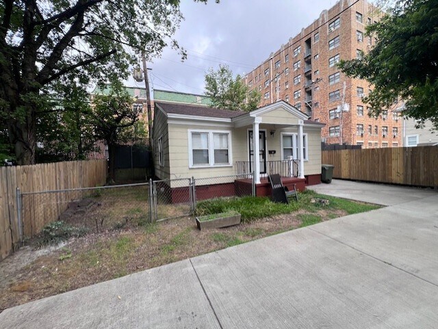 More Photos Of 15 S Barksdale St, Memphis Apartments For Sale
