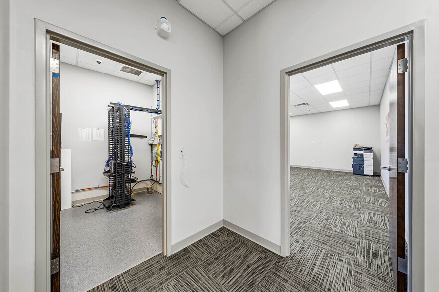 More Photos Of 4689 Industry Dr, Medford Distribution For Lease