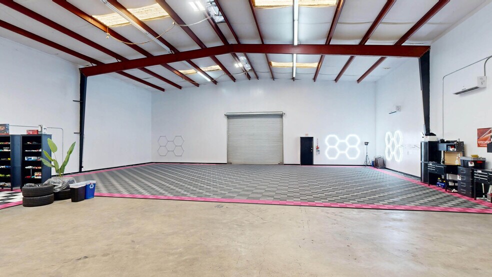 More Photos Of 2182-2188 E Semoran Blvd, Apopka Flex For Lease