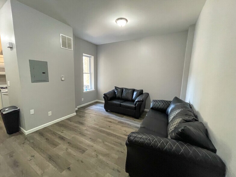 More Photos Of 2422-2436 N Calvert St, Baltimore Apartments For Sale