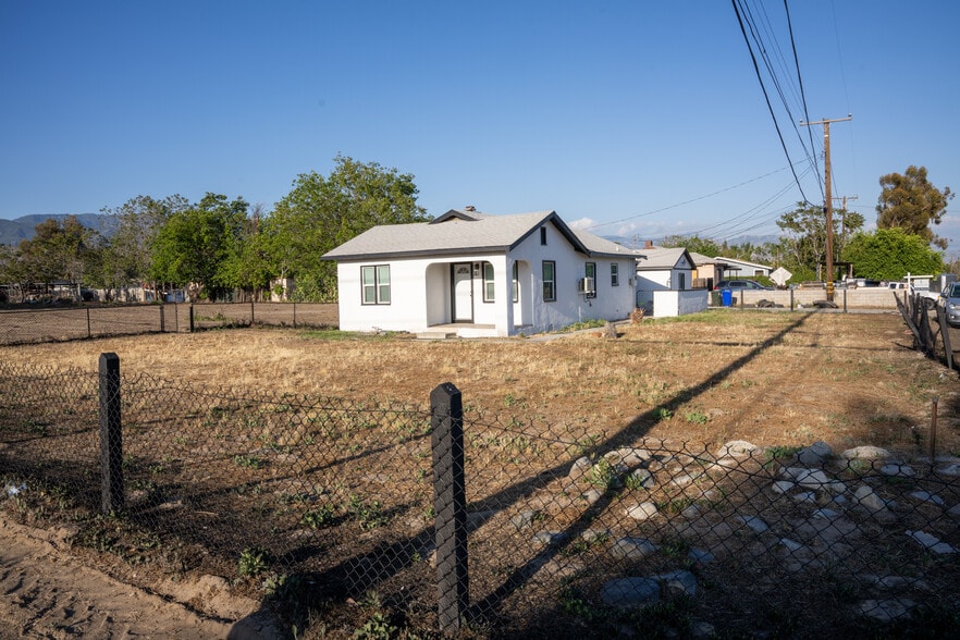 More Photos Of 2505 N State St, Muscoy Flex For Sale