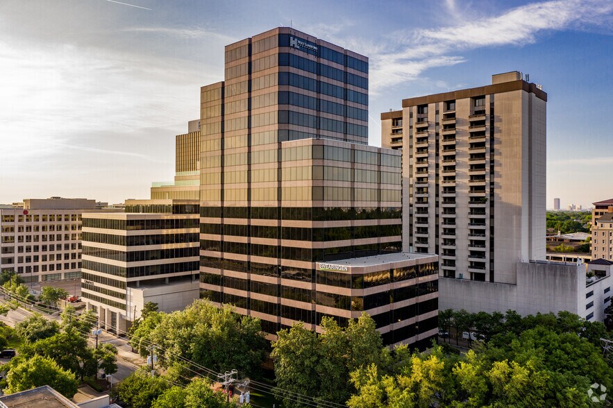 More Photos Of 5950 Berkshire Ln, Dallas Office For Lease