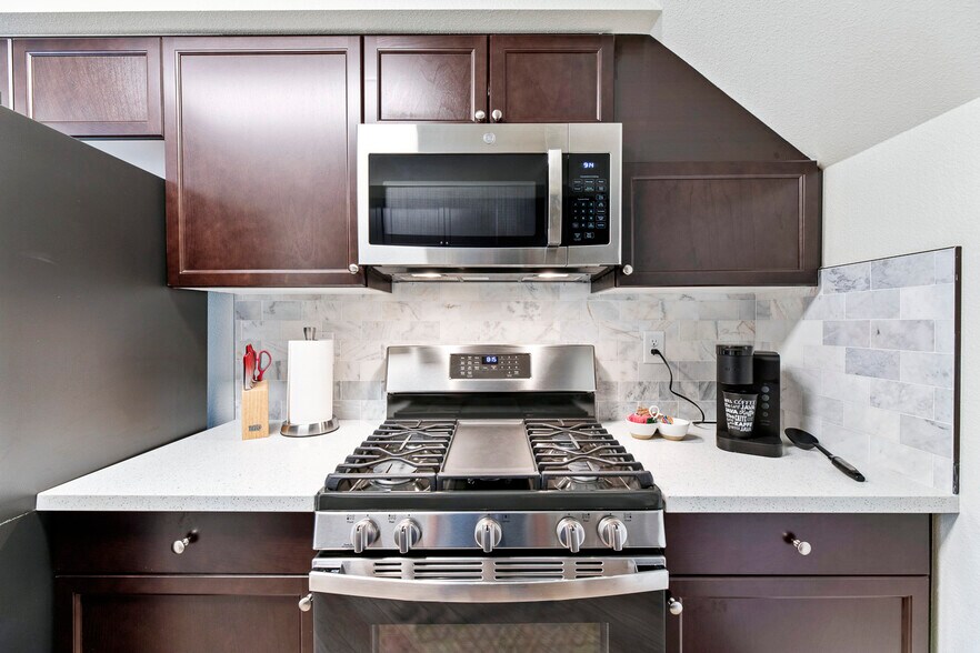 More Photos Of 5860 W Santa Ana Ave, Fresno Apartments For Sale