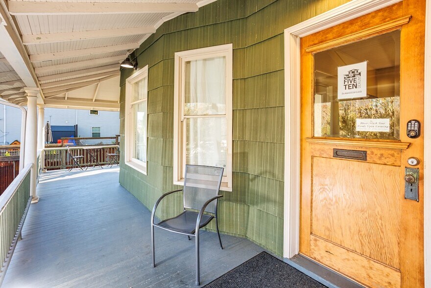 More Photos Of 510 NE Dekum St, Portland Office For Sale