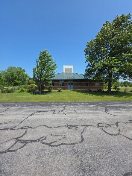 More Photos Of 4493 Walden Ave, Lancaster Office For Sale