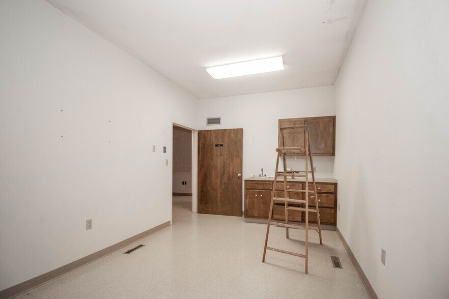 More Photos Of , Rockwell Medical For Lease