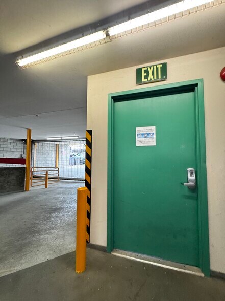 More Photos Of 2110 Main St, Santa Monica Loft Creative Space For Sale