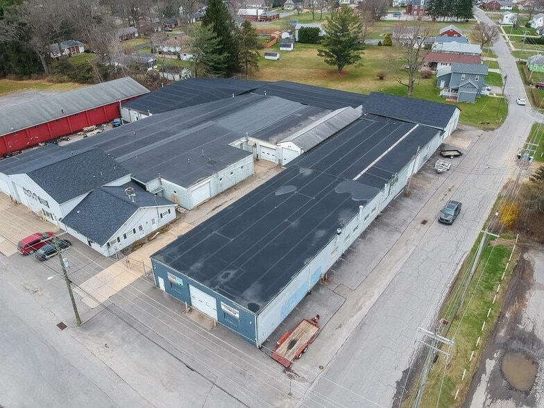 Primary Photo Of 200 Grand Ave, Clarion Warehouse For Lease